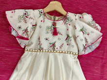 Load image into Gallery viewer, Off-white Skinfriendly Floral Party Long Gown