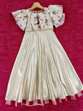 Load image into Gallery viewer, Off-white Skinfriendly Floral Party Long Gown