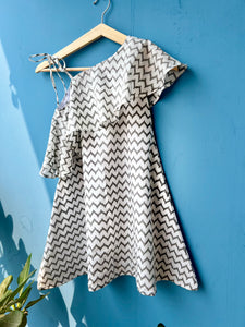 Hibisco Chevron printed one shoulder dress (0-11 Years)