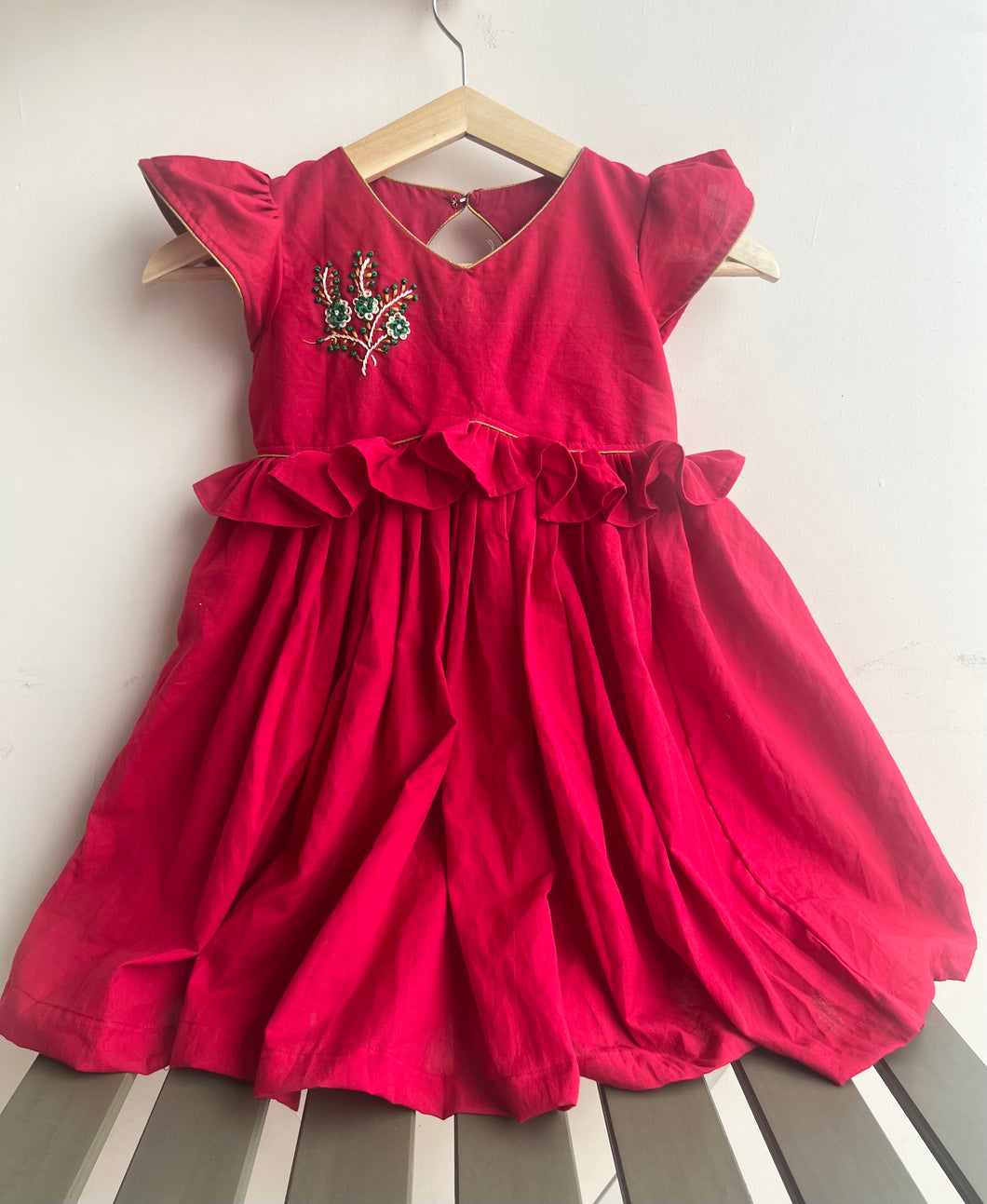 Hibisco red embroidered cotton dress (0-11 Years)