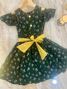 Green Lantern - Cold shoulder top and paper bag style skirt