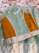Load image into Gallery viewer, Little Queen- Girls ethnic blouse and lehenga set (0-7 Years)

