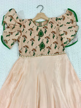 Load image into Gallery viewer, Rosegold And Green Crepe Party Long Dress
